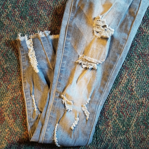 Thread & Others Distressed Jeans - Picture 2 of 3